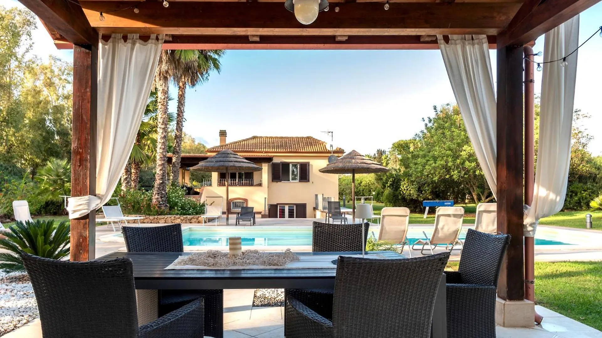 Alghero Villa Morena With Exclusive Swimming Pool And Large Garden